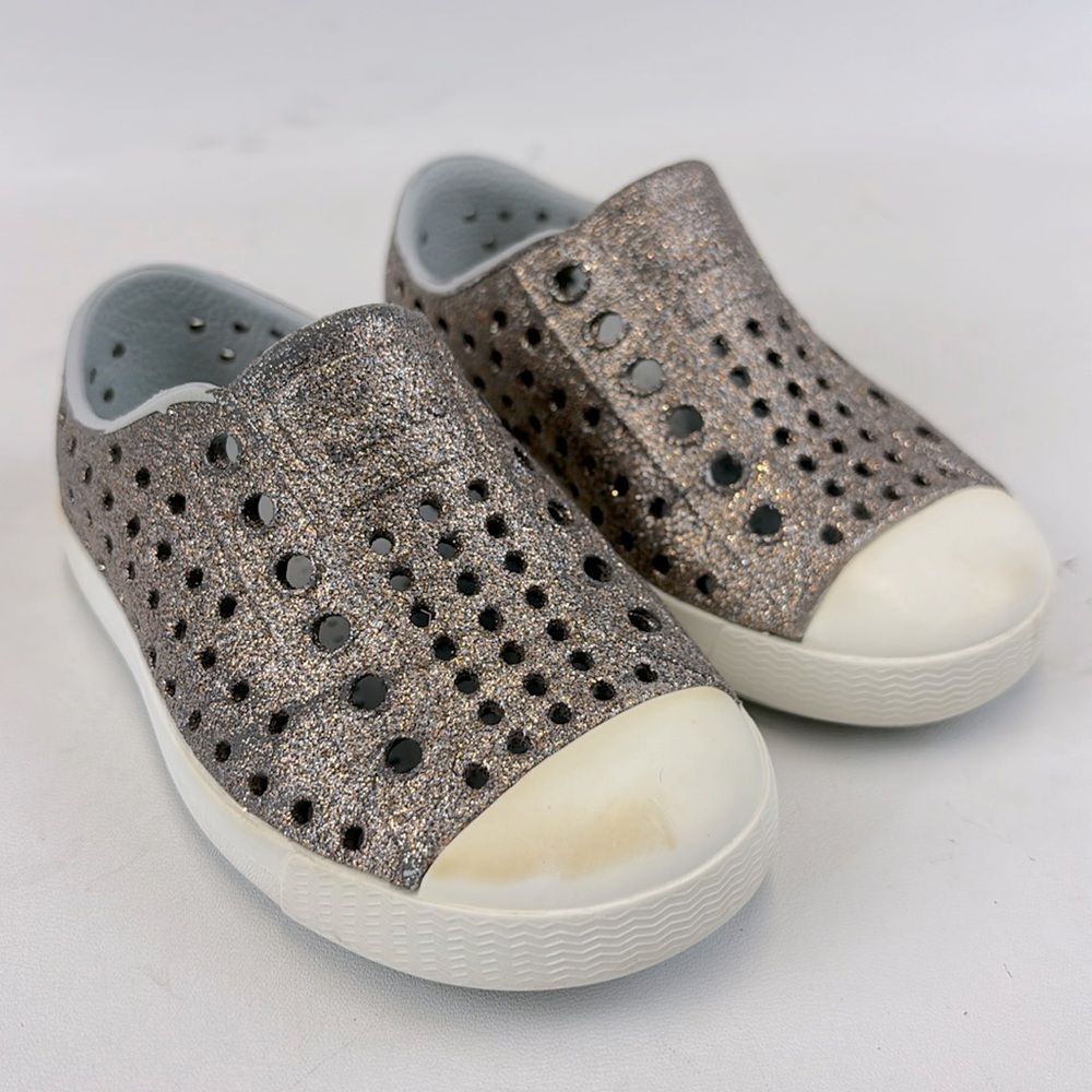 NATIVE Jefferson Kids Glitter Slip-On Shoes Gold and Silver Size C6